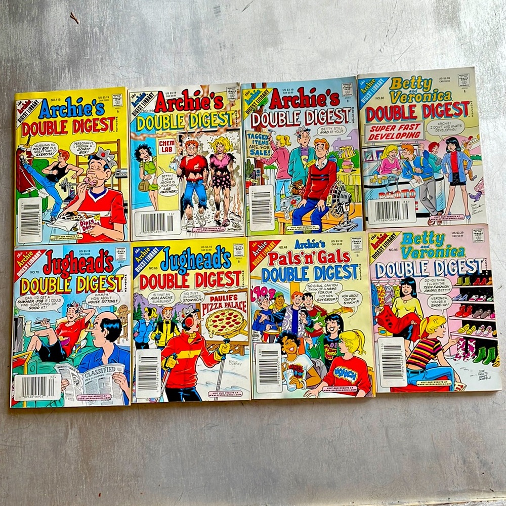 ✔️2 lots/$20- 8 Vintage Archie/friends Double Digest comic books from 2000-2001